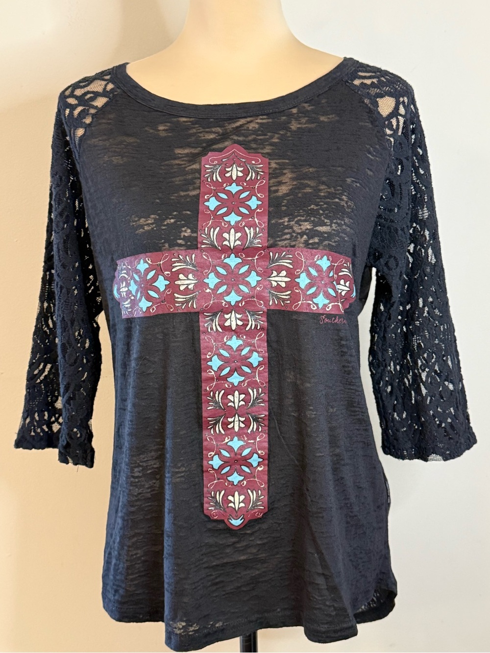Giddy Up Glamour western black burnout lace floral cross top M